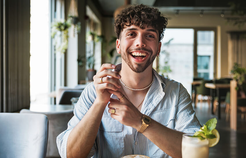 <co-i18n>Rencontres en ligne pour célibataires gay</co-i18n>